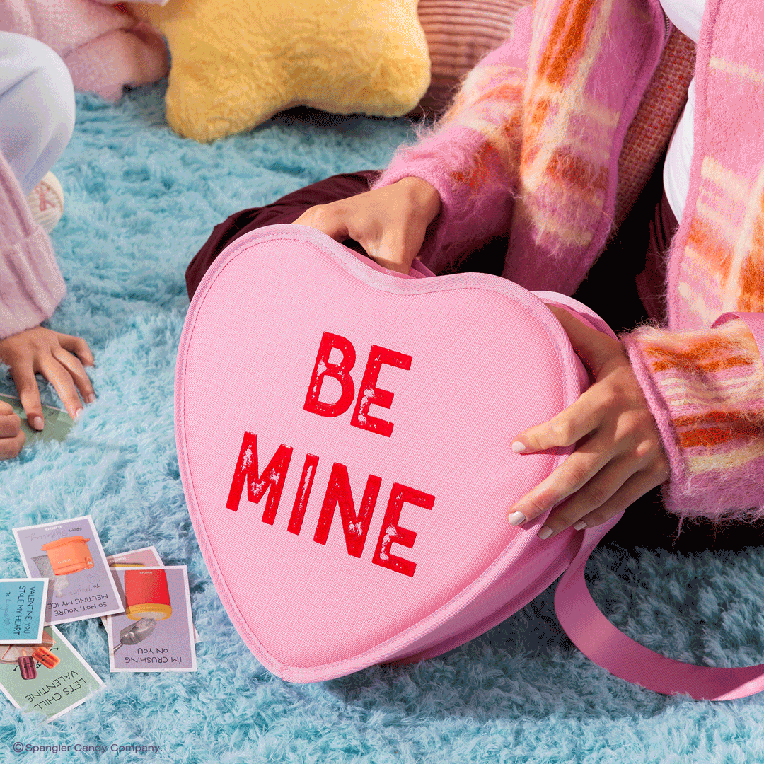sweethearts-candies-be-mine-cooler-bag-w7 Sweethearts_NATIVE_PDP_Novelty-Tote_GIF.gif
